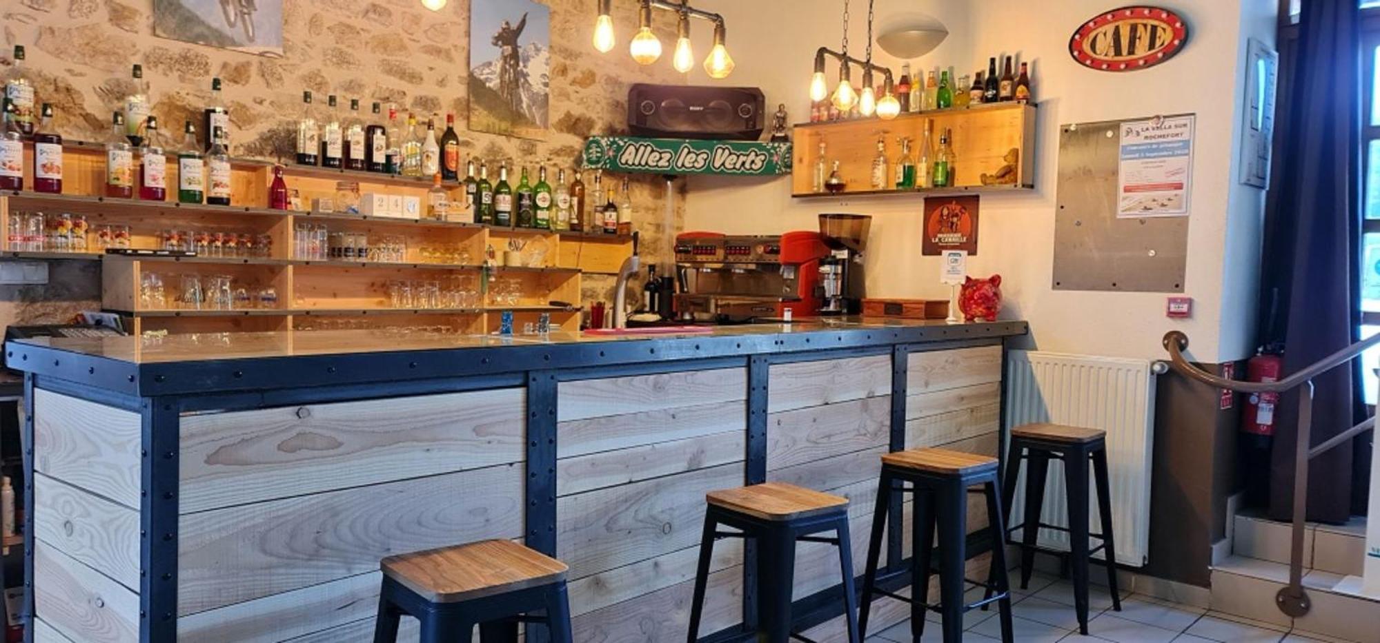 L'Auberge De La Source La Valla-sur-Rochefort Luaran gambar