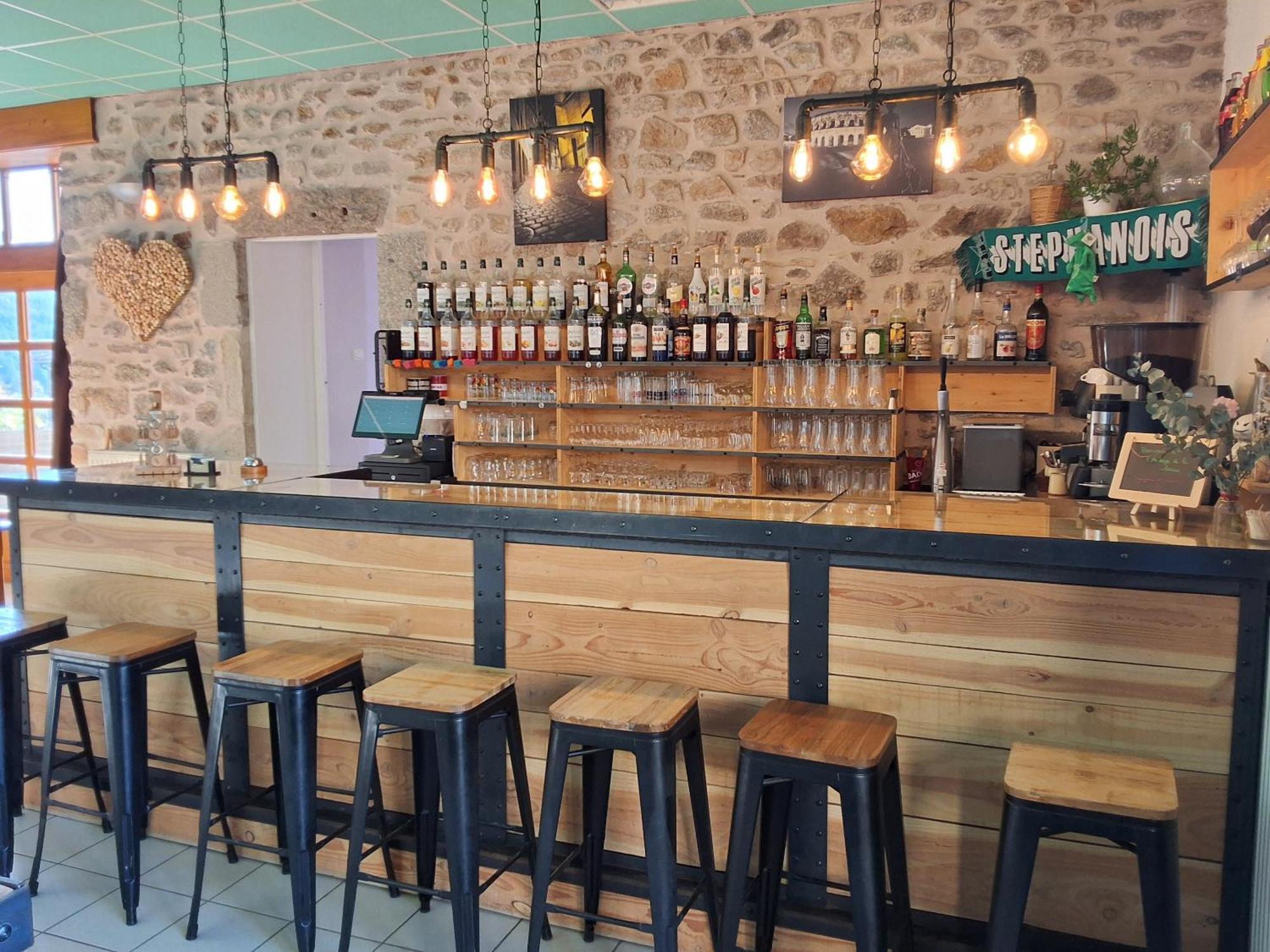 L'Auberge De La Source La Valla-sur-Rochefort Luaran gambar