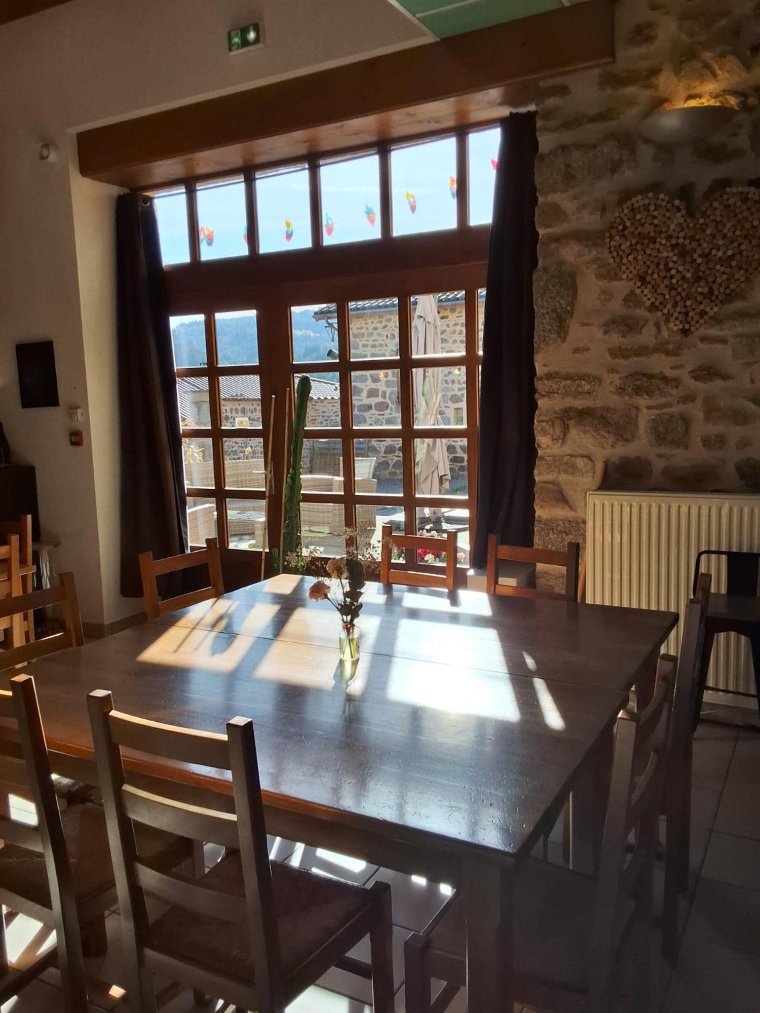 L'Auberge De La Source La Valla-sur-Rochefort Luaran gambar
